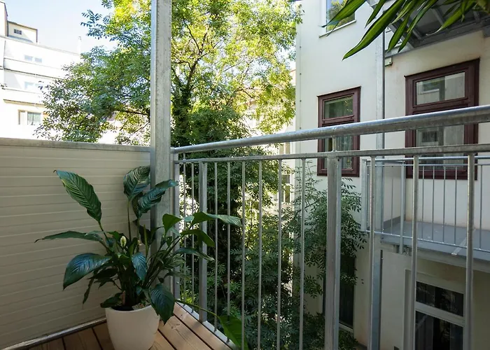 Brand-new With A Patio Appartamento Vienna